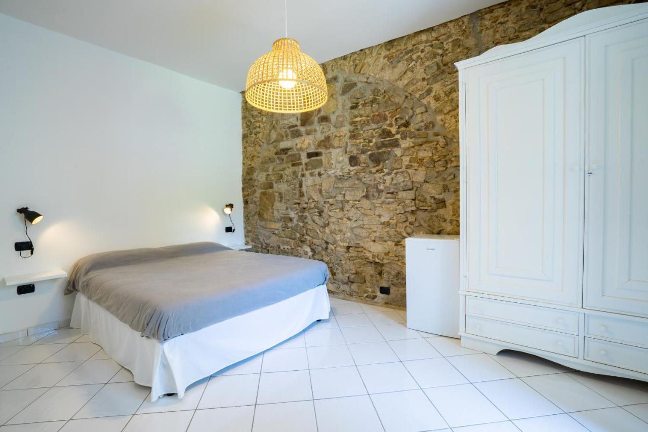 Borgo Dei Saraceni - Suites & Apartments อากรอโปลี ภายนอก รูปภาพ