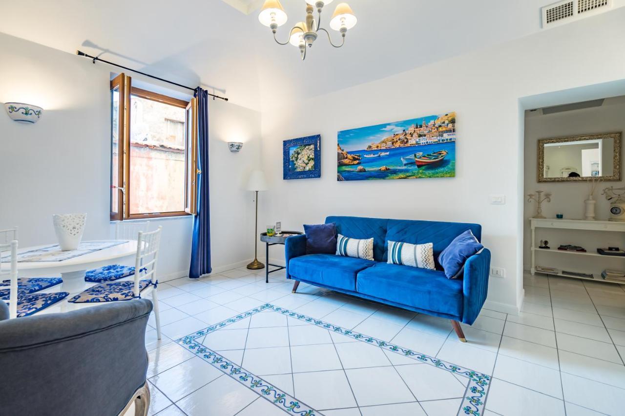 Borgo Dei Saraceni - Suites & Apartments อากรอโปลี ภายนอก รูปภาพ