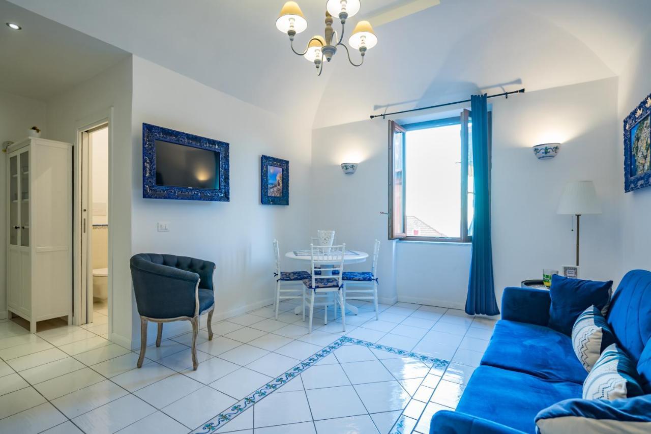Borgo Dei Saraceni - Suites & Apartments อากรอโปลี ภายนอก รูปภาพ