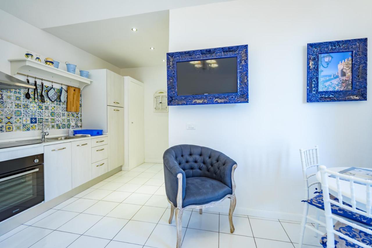 Borgo Dei Saraceni - Suites & Apartments อากรอโปลี ภายนอก รูปภาพ