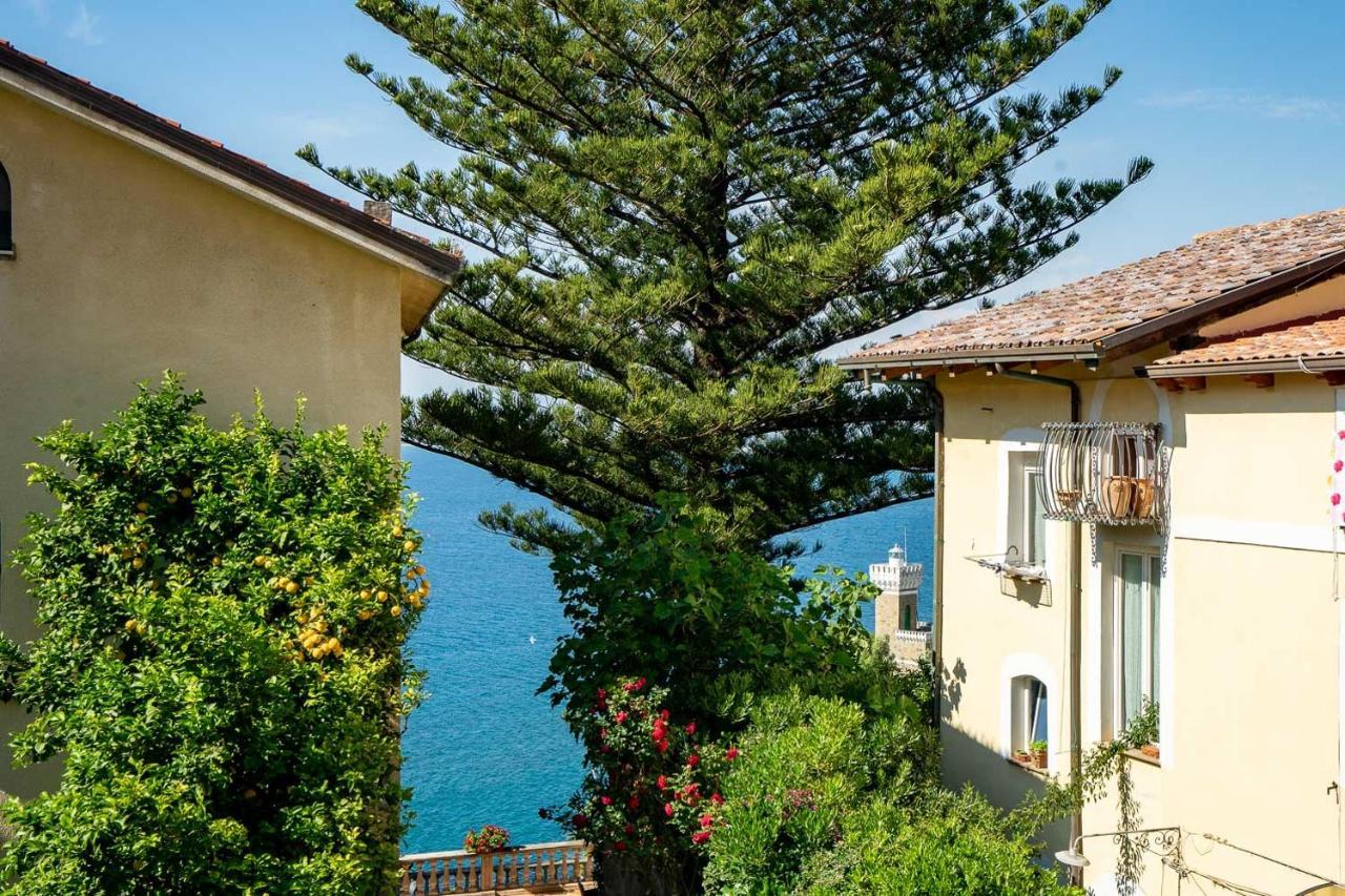 Borgo Dei Saraceni - Suites & Apartments อากรอโปลี ภายนอก รูปภาพ
