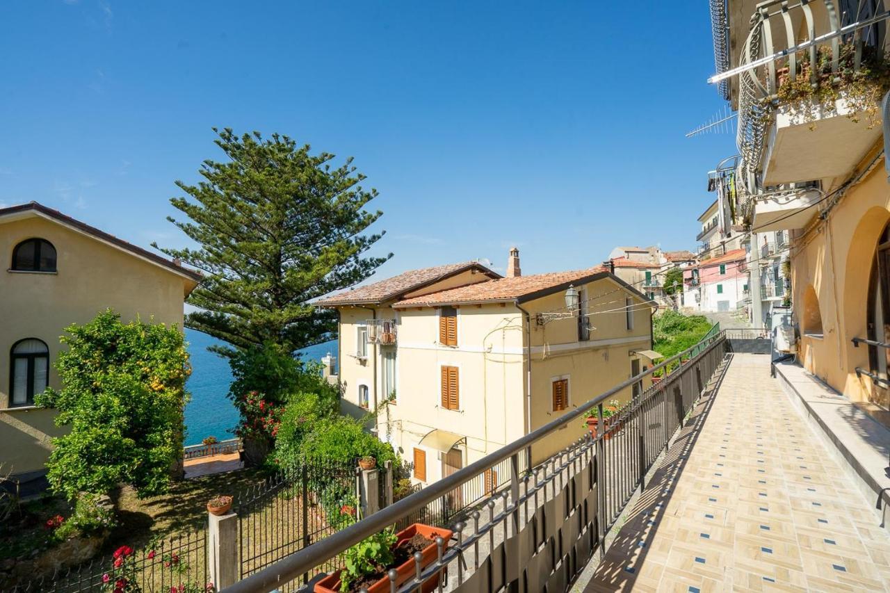 Borgo Dei Saraceni - Suites & Apartments อากรอโปลี ภายนอก รูปภาพ