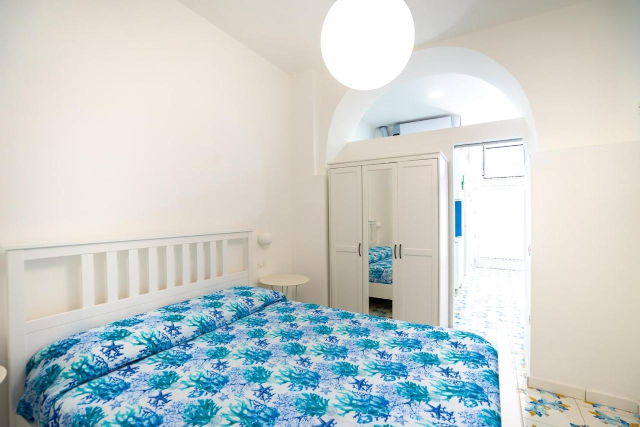 Borgo Dei Saraceni - Suites & Apartments อากรอโปลี ภายนอก รูปภาพ