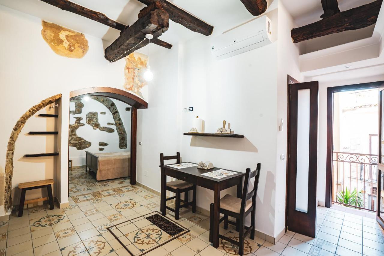 Borgo Dei Saraceni - Suites & Apartments อากรอโปลี ภายนอก รูปภาพ