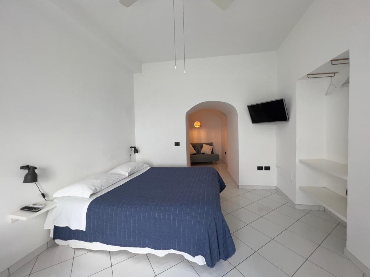 Borgo Dei Saraceni - Suites & Apartments อากรอโปลี ภายนอก รูปภาพ