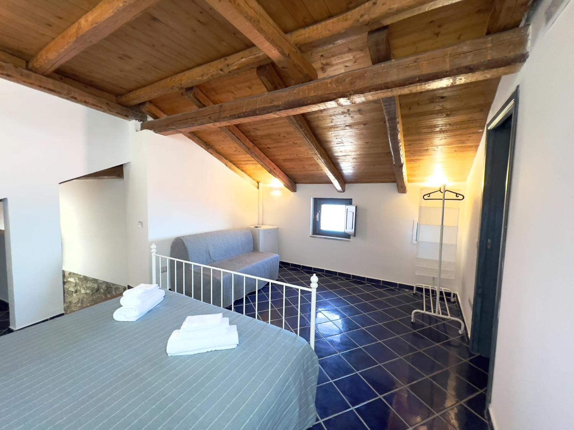 Borgo Dei Saraceni - Suites & Apartments อากรอโปลี ภายนอก รูปภาพ