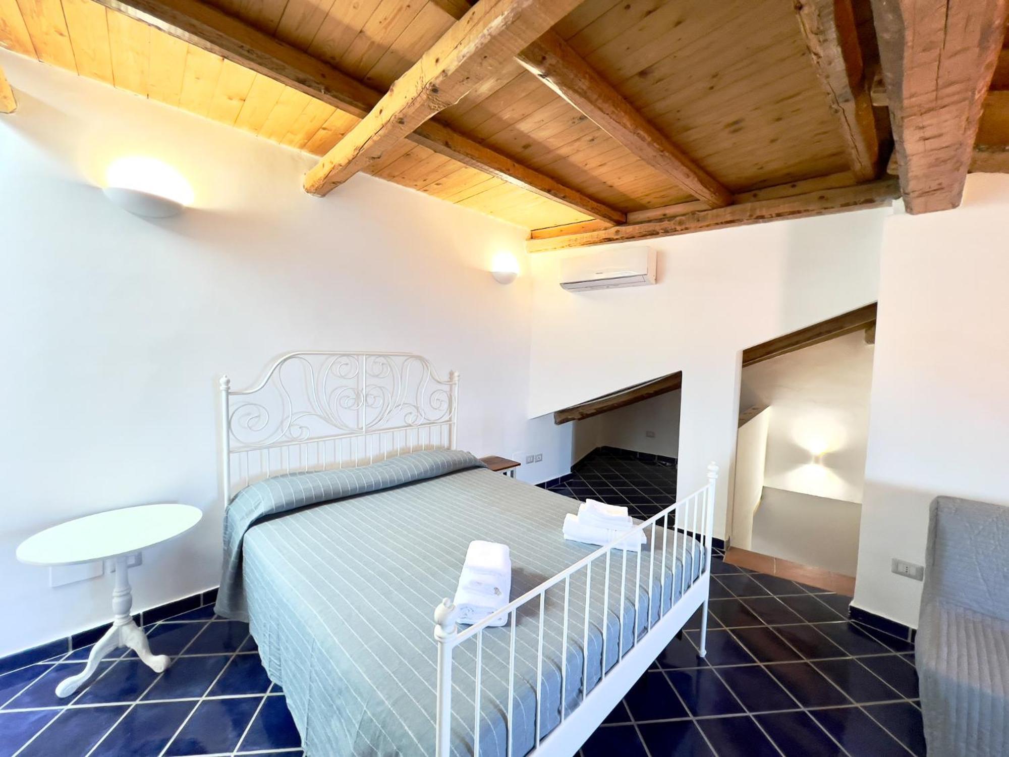 Borgo Dei Saraceni - Suites & Apartments อากรอโปลี ภายนอก รูปภาพ